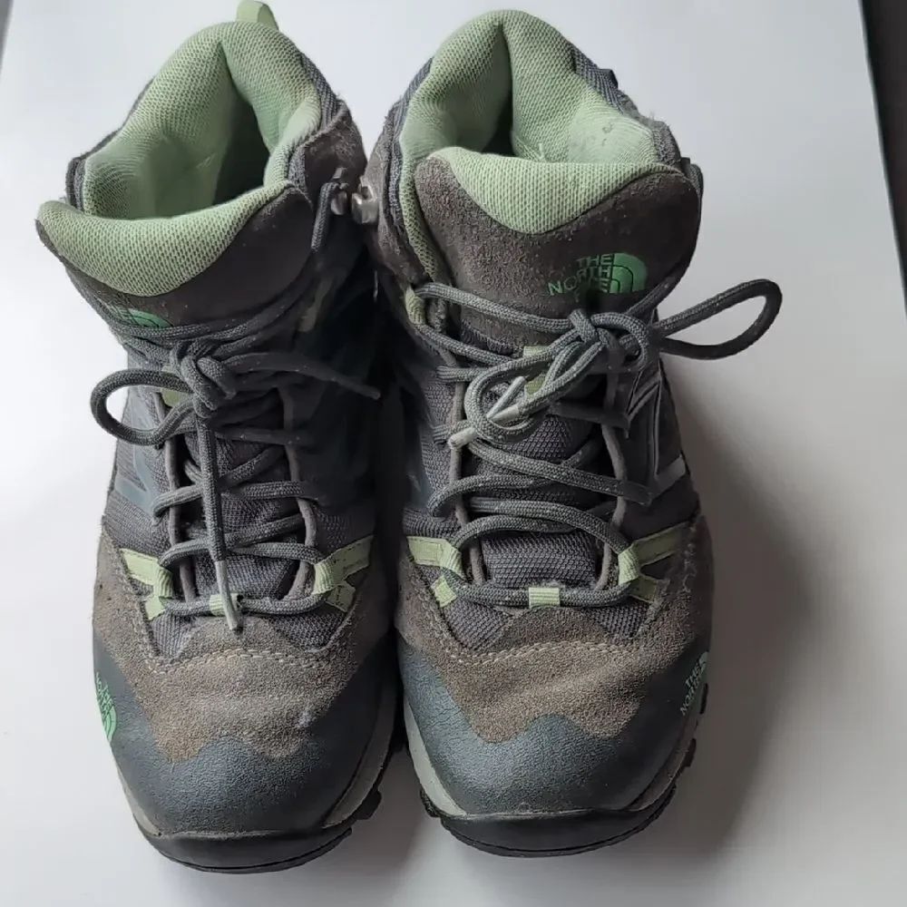 The North Face Leather Women's Hiking Gray and Green Athletic Shoes Size Us 6.5